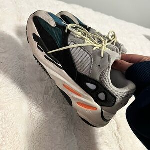 Kids Yeezy Waverunner